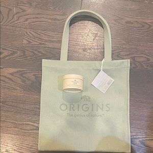 Origins Mint Green Tote with GINGER SOUFFLE™
Whipped Body Cream 3.4 oz New